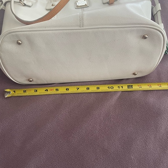 Dooney & Bourke White Pebbled Leather Large Davis Tassel Shopper Tote Bag Purse - Picture 14 of 15